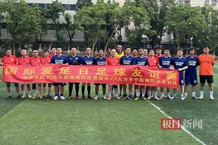 董路：中国足球小将不签合同&自由度最高，随时可以走人去留洋